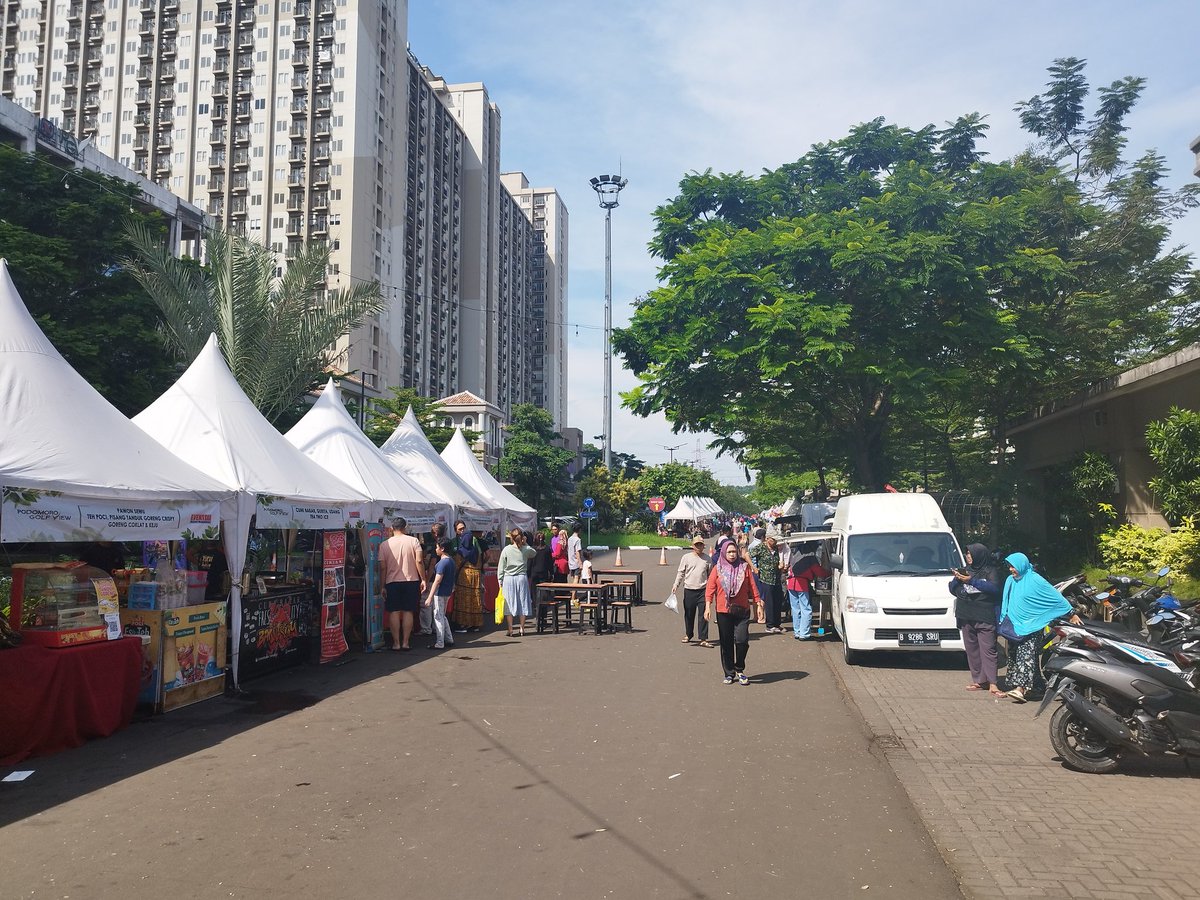 Yuk ke Bazaar Wiken Podomoro Golf View (Pintu Tol Cimanggis) depan tower Apartment yah, dari Masjid At Tohir maju dikit, cobain <a href="/MobilKebuli/">Mobil Kebuli</a> nya Mas <a href="/khaniv13/">MK</a> n aneka jajanan, dan belanja di #KiosJejepangan by Kelana Rasa Store 😍