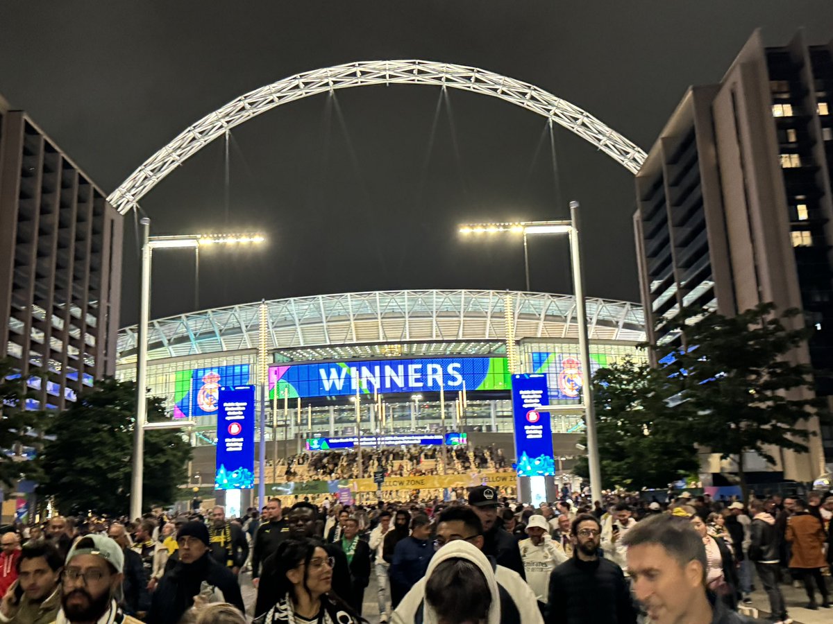 _BOKERZ's tweet image. EL MEJOR DÍA DE MI VIDA

Te amo @realmadrid 🤍💜🏴󠁧󠁢󠁥󠁮󠁧󠁿