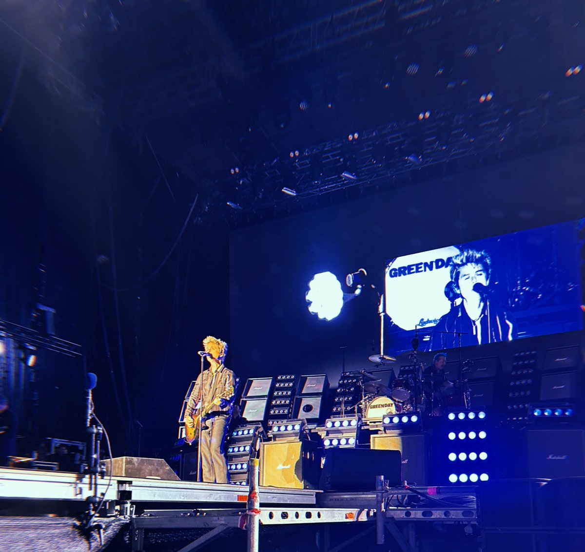 GreenDay_ESP's tweet photo. Galicia 🫶🏼 Madrid 🫰🏼 ha sido perfecto!! El The Saviors Tour ha comenzado en nuestro país 🇪🇸 y lo hemos disfrutado muchísimo 💚 ¡Viva la Green Day!!!! https://t.co/biTnITtiNg