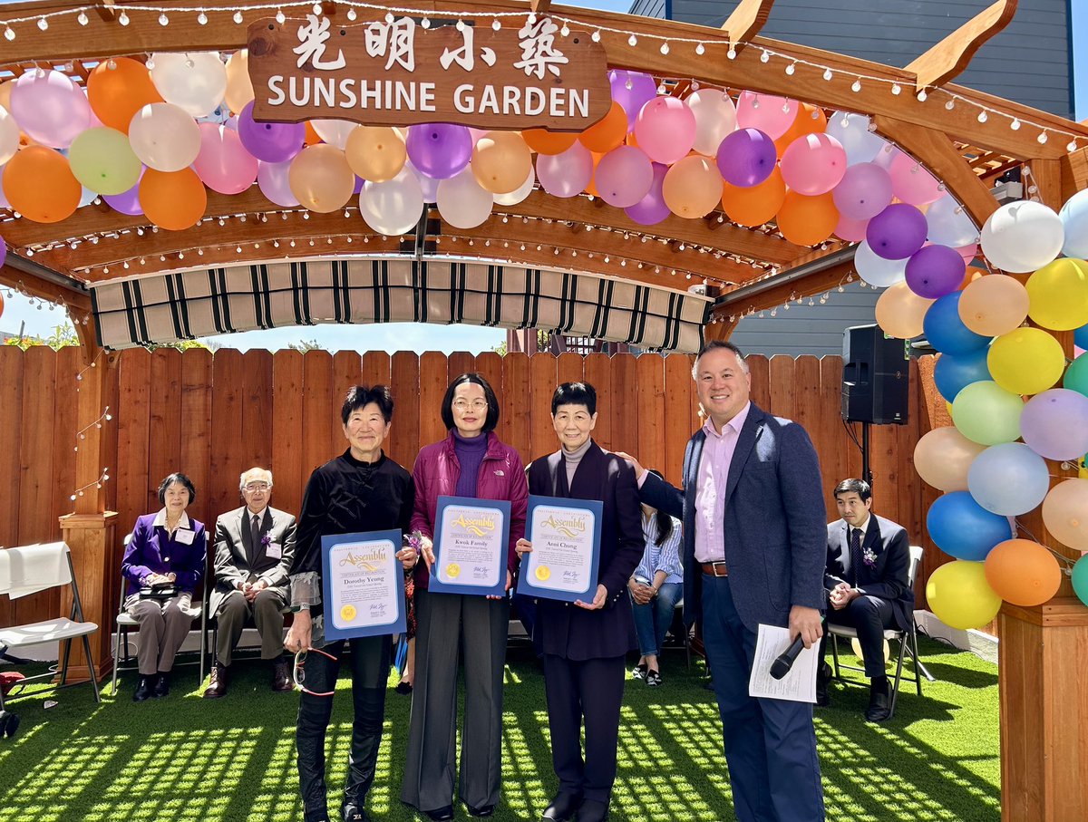 Great to see state investment in a local project become reality. I secured $1.2M from the 2022 #CaBudget to help build Chi Sing Community Ctr in the Sunset to host senior meals & activities. I presented Certificates of Recognition to all who made today’s grand opening possible.