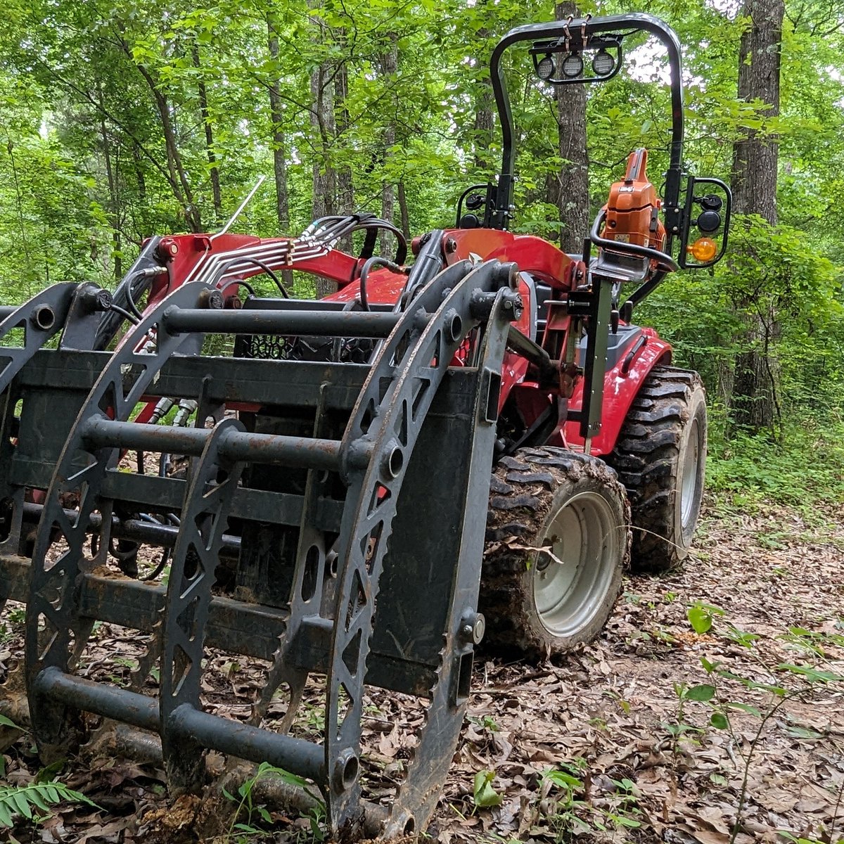 smallpinefarm's tweet photo. Back in the woods! @TYMTractorsUSA https://t.co/wPPM3zxUVx