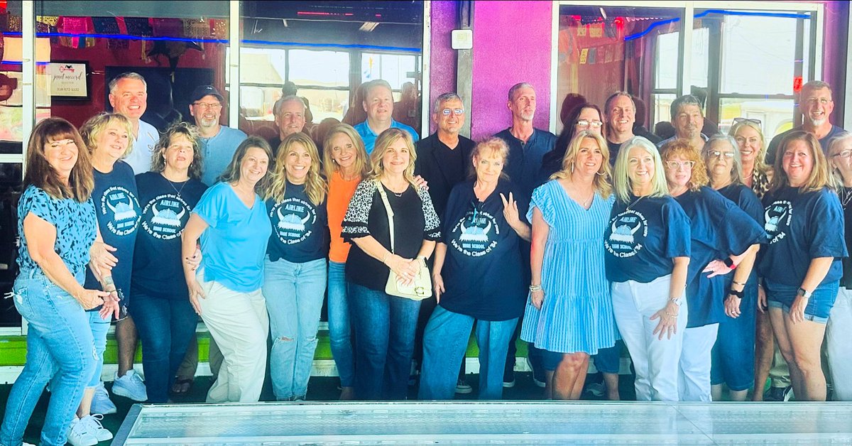 Had a blast hangin’ with some fellow Vikings!
:::
How long has it been? 
:::
Are you kidding me?!

🎓

#AirlineHighSchool 
#AirlineVikings
#AlmaMater