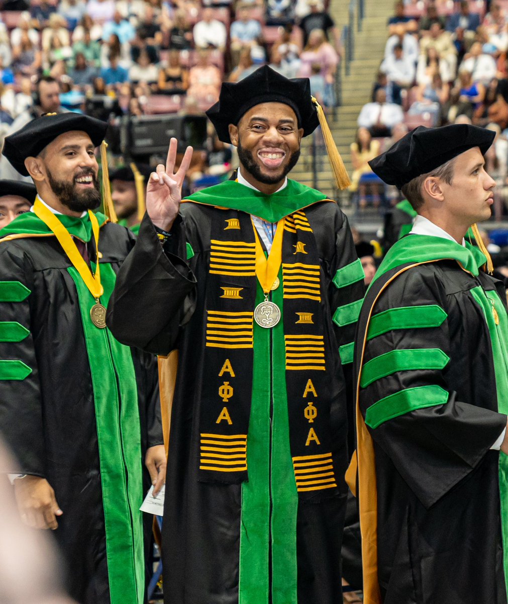 WanyeezyMD's tweet image. Degree secured ✅.

Wanya Tyree Pridgen, M.D.