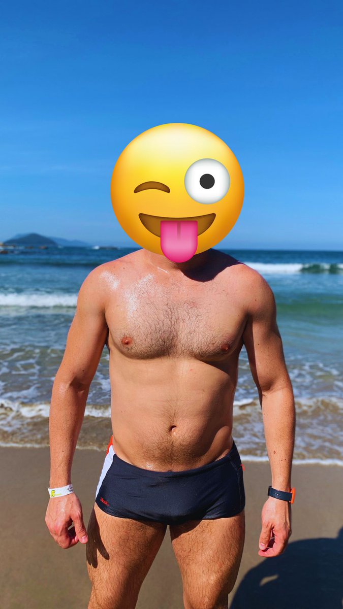 roludodesunga's tweet photo. O frio querendo chegar, mas por mim eu fico só de sunga todo dia. Quem me acompanha? https://t.co/HaZ6BnUtRY