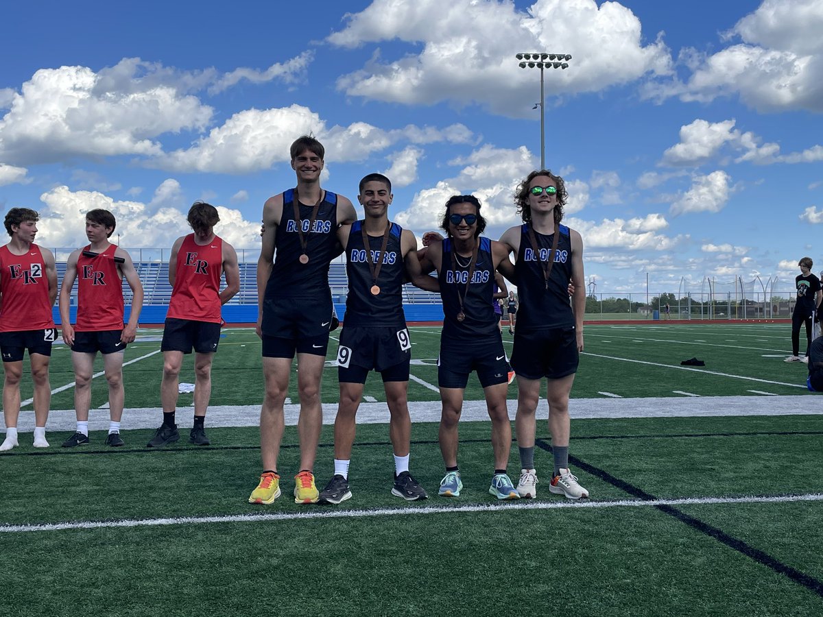RogersRoyalsTF's tweet photo. Section Finals🏅 Podium Pics🏅It Truly was a Great Day to be a Royal…
4x400 Alexa J, Reegan S, Elizabeth I &amp; Myla B (4th); 4x400 Easton C, Adam S, Micah K, Colton C (9th); 200 Flo L (4th); 800 Cyrus S (5th)… 🧵 https://t.co/WrpE5XpTpv