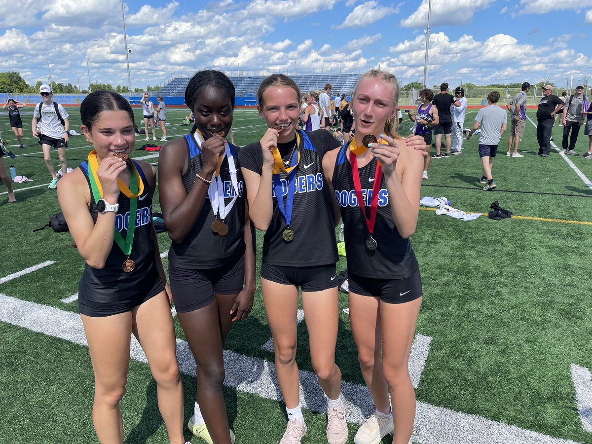 RogersRoyalsTF's tweet photo. Section Finals🏅 Podium Pics🏅It Truly was a Great Day to be a Royal…
4x400 Alexa J, Reegan S, Elizabeth I &amp; Myla B (4th); 4x400 Easton C, Adam S, Micah K, Colton C (9th); 200 Flo L (4th); 800 Cyrus S (5th)… 🧵 https://t.co/WrpE5XpTpv