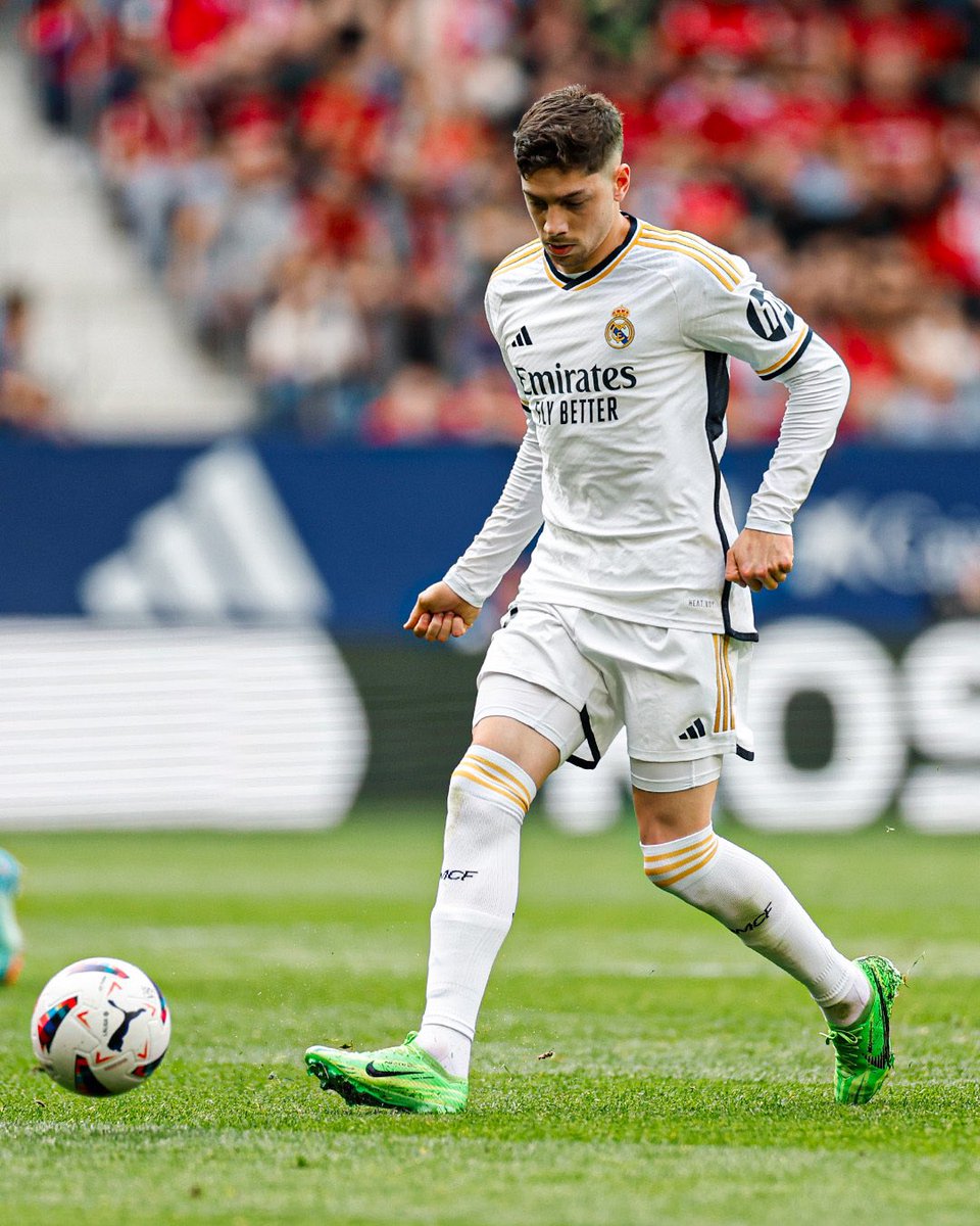 detectiveAUF's tweet photo. Por algo son los Reyes de Europa, saben administrar el juego, saben sufrir y contragolpear, atacar, dominan absolutamente todos los aspectos del juego. 
Real Madrid del Asador Valverde levantará su decimoquinta Champions. https://t.co/UsHa7u4rVz