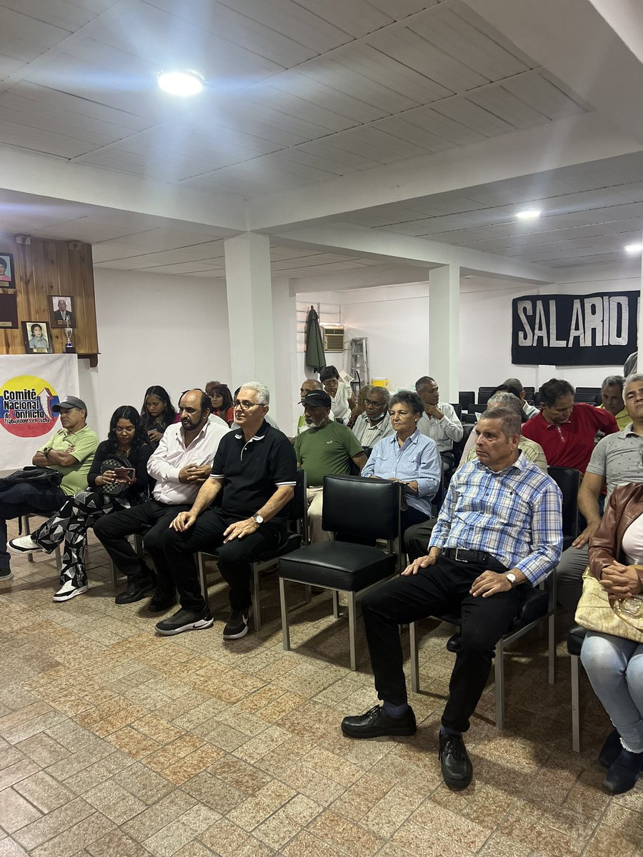 MesaSocial1's tweet photo. #Junio01 hoy participamos en la 3ra asamblea de la coordinadora metropolitana de trabajadores en lucha discutiendo la tesis programática y y el programa de acción para los próximos meses acordó hacer públicas las propuestas aprobadas. https://t.co/zgFMjo4LS2