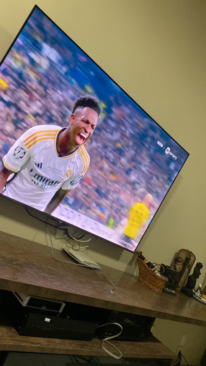 lucilemoura's tweet photo. Massa! O Melhor do Mundo! Demais .
#foraracistas https://t.co/6latajW1VT