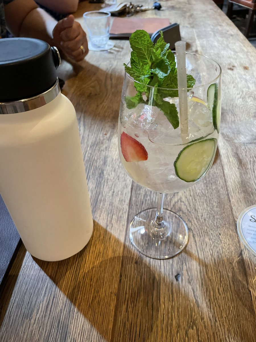 Hubby_9's tweet photo. @pelayo_jimmer13 You get your drink with an extra $5 of produce https://t.co/0FptuUgBBD
