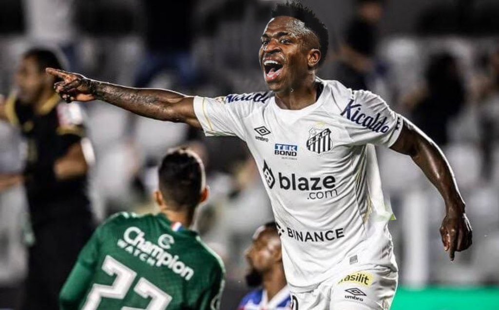 Santoxicofc's tweet photo. A ÁGUA DA VILA É DIFERENTE NÃO TEM JEITO!!!! 

VINI JR 🤍🖤 https://t.co/N7qRadRBxm