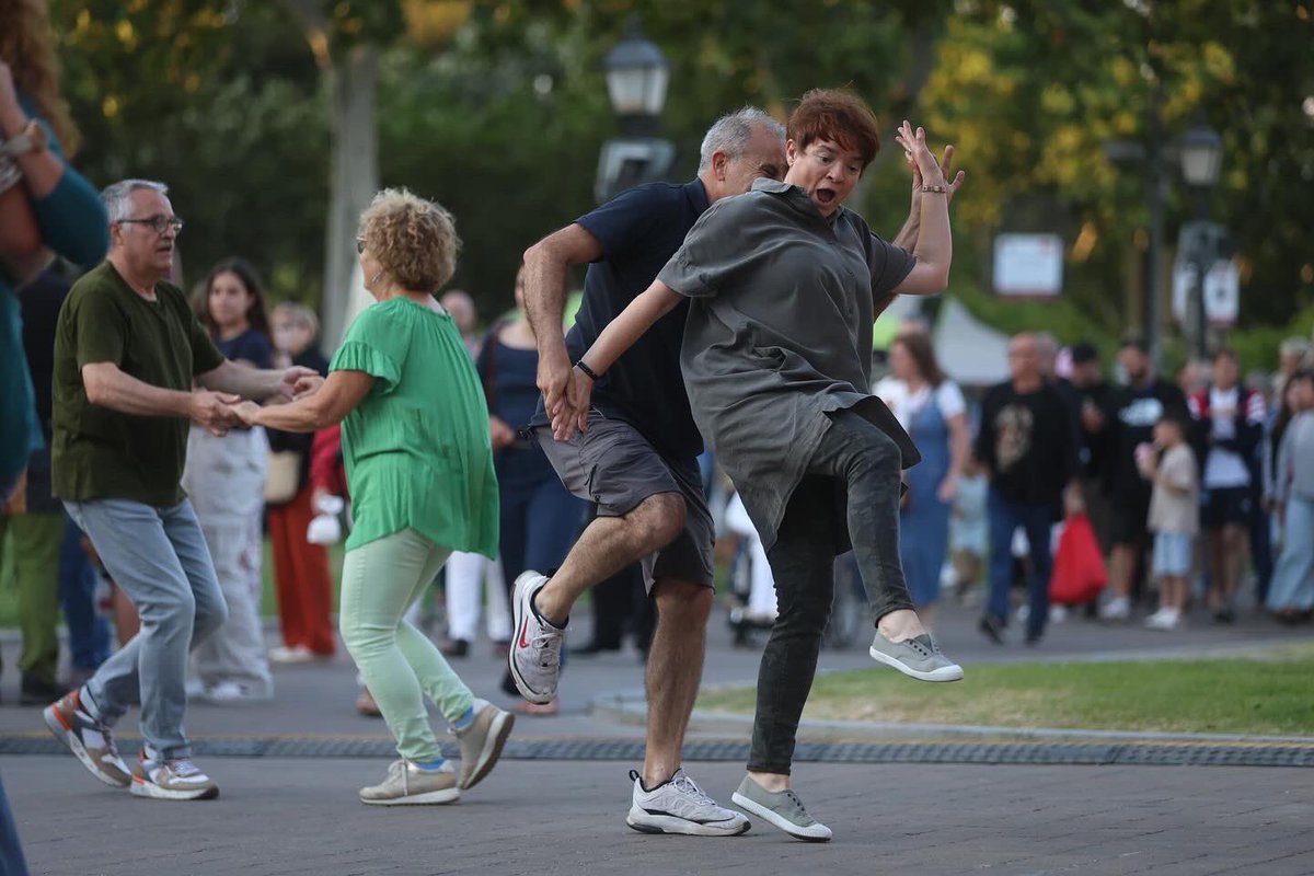 Quina jornada més completa la d’avui dissabte. Començar així el juny és increïble! 😎

La Fira de gom a gom fa MOLT de goig, oi?

🛍️ I tu, ja t’has firat avui?

#fircambrils2024