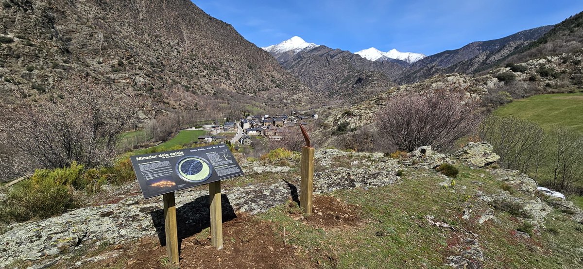 Estrenem 7 nous miradors astronòmics al #PNAltPirineu amb planisferis segons la mitologia popular pirinenca 🐏🌠 per posar en valor el seu excel·lent cel estrellat 🌌 i el seu patrimoni immaterial. Actuació realitzada junt amb <a href="/Obagaactivitats/">𝗢𝗕𝗔𝗚𝗔</a> <a href="/CelistiaP/">Celístia Pirineus</a> i #Geosilva