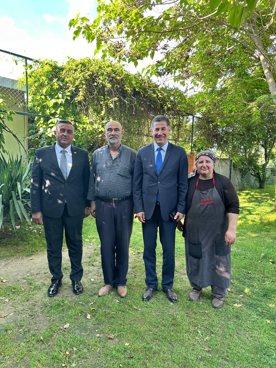 Bugünkü Türkiye İttifakı Partisi Tokat il binasının açılışı için geldiğimiz Tokat’ta yol üzeri Şenyurt’un başarılı belediye başkanı Sayın Osman İpek beyi de makamında ziyaret ettik. Şirin beldemiz ile ilgili hem özel sektör yatırımlarından hem de belediyede yapacağı hizmetlerden