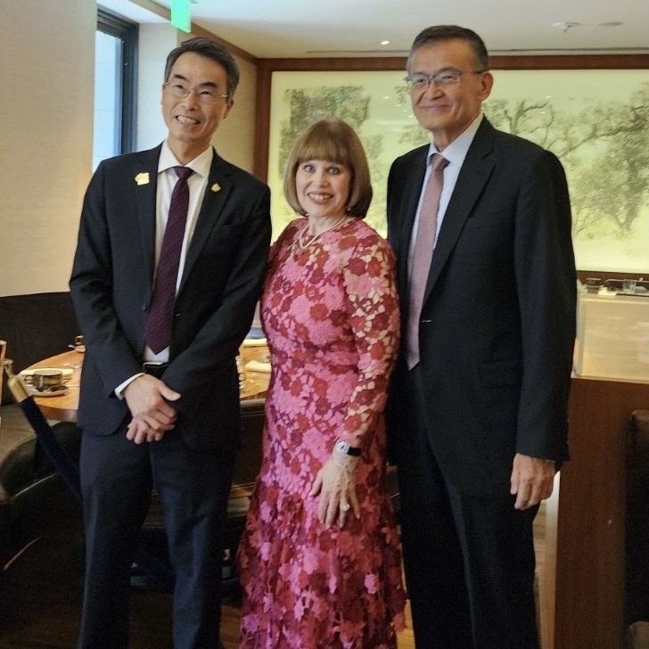 Last night, we celebrated our incredible volunteers and Dr. Joe Wu, President of @American_Heart, who received the Heart of the Bay Award for his contributions on cardiovascular health at the Bay Area Heart Ball. Thanks Lip-Bu Tan for your visionary leadership of the Heart Ball!