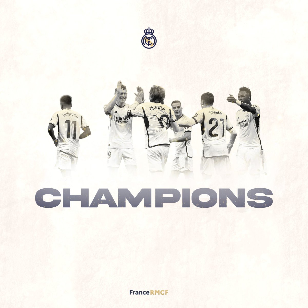 EditionMerengue's tweet photo. LE REAL MADRID REMPORTE LA LIGUE DES CHAMPIONS POUR LA QUINZIÈME FOIS DE SON HISTOIRE ET POURSUIT UNE SÉRIE DE NEUF FINALES GAGNÉES.

SUR LES 10 DERNIÈRES ANNÉES, ÇA FAIT 6 VICTOIRES 🤯🤯🤯

MONUMENTAL. https://t.co/8FH0d0wzEN