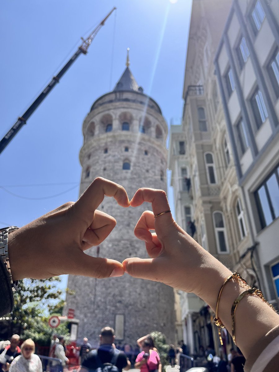 mercavs's tweet photo. “Doğru kişi ile tanıştığınızda bunu bilirsiniz. Onu düşünmeden edemezsiniz. En iyi dostunuzdur ve ruh ikiziniz. Hayatın kalanını onunla geçirmeye can atarsınız. Kimse ve başka hiçbir şey onunla boy ölçüşemez.”

C ❤️ https://t.co/LrA85vZauu
