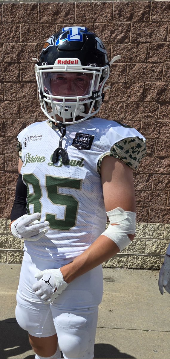 It's show time for this guy!
Caden Rezac
#85
South Team
Shrine Bowl
#ImpactPlayer
#LCT
#FightOn