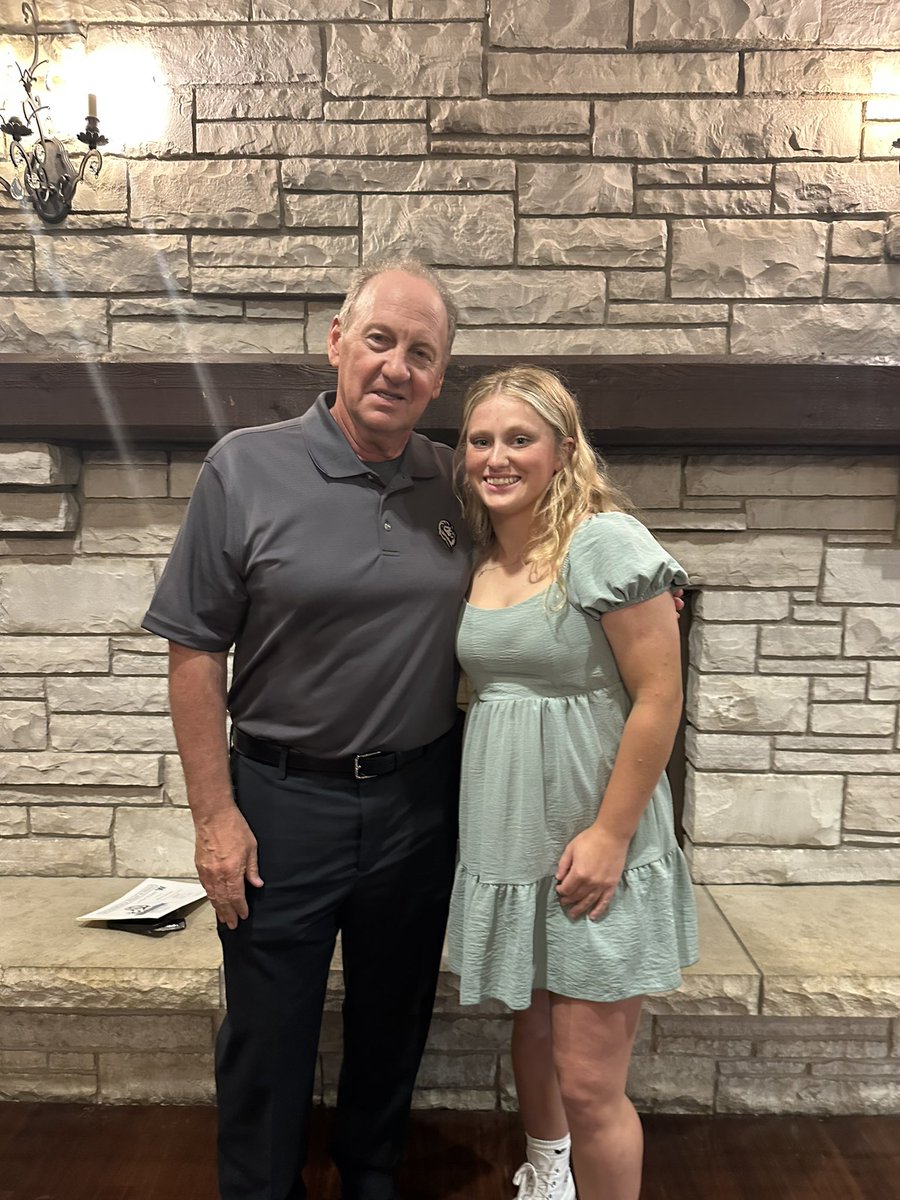 HerrigReese's tweet photo. Wrapped up my senior softball season yesterday with a Section 4AAAA Second Place Finish. So excited to receive All Conference Honorable Mention and All State Academic Awards. So proud of this team and can’t wait to see the future of Woodbury Softball! 💙 https://t.co/y8CDOu01ap