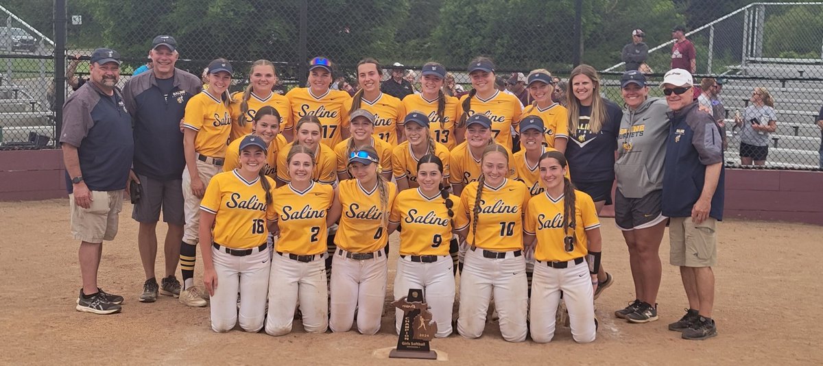 SunTimesSports's tweet photo. Saline softball D1 district champions. Beat Dexter 20-0 to claim the title. https://t.co/VzHADzTvl7