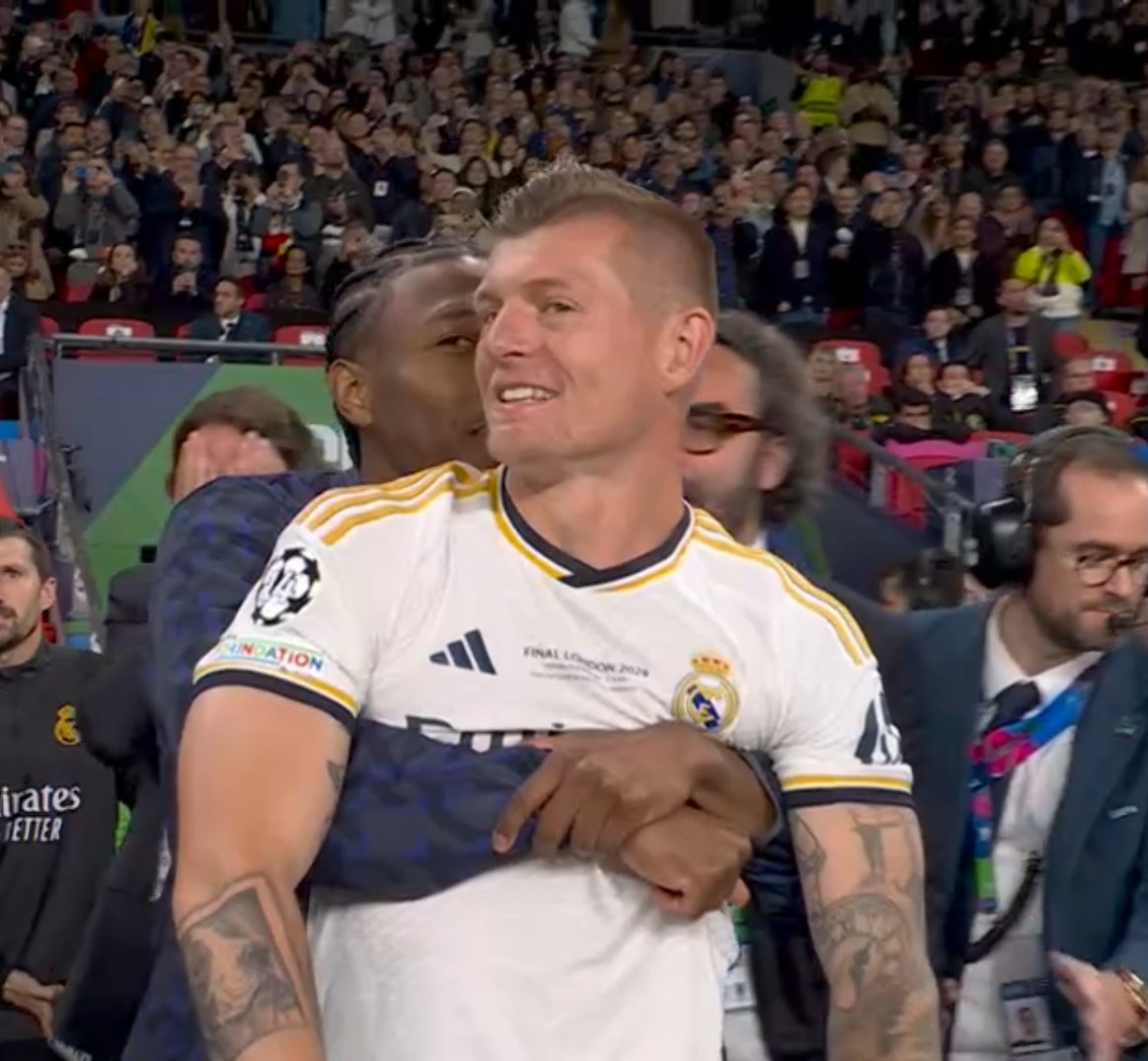 LadPedja2's tweet image. CAMPEONEEEEEEEEEEES!!!!!!!!!!!!!!
EL PUTO REAL MADRID!!!!!!!!!!!!
#UCL
#La15
#HalaMadrid!!!!!!!!!!!!!!!!!!!!!!!!!