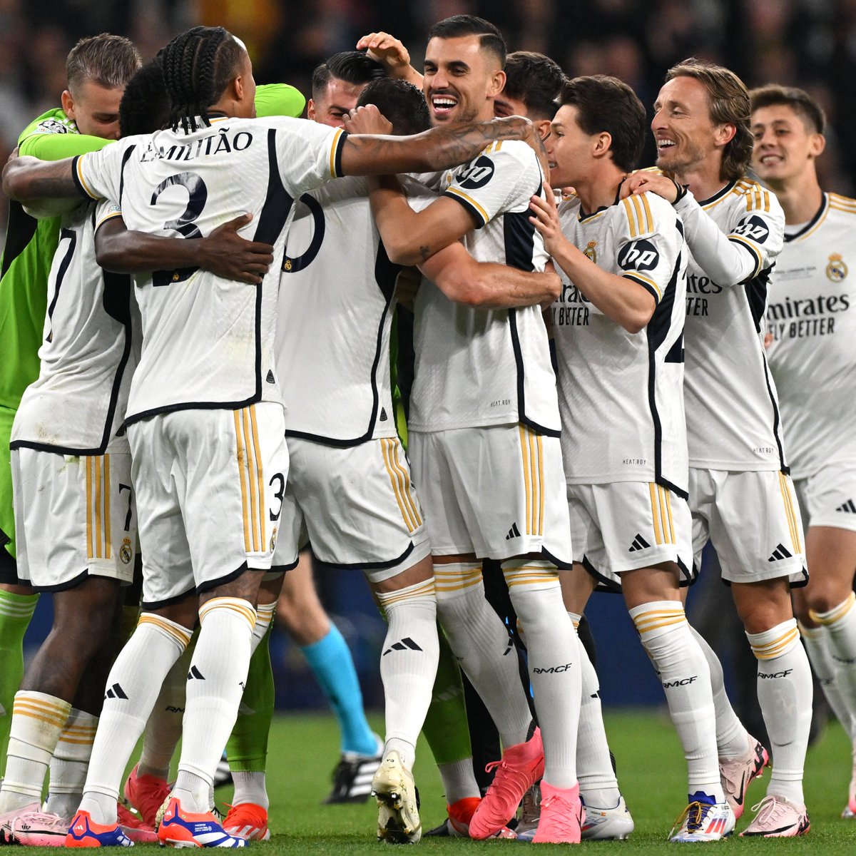 marca's tweet photo. ✅ 2014
✅ 2016
✅ 2017
✅ 2018
✅ 2022
✅ 2024

Real Madrid. Seis en 11 años 👑

#UCLfinal