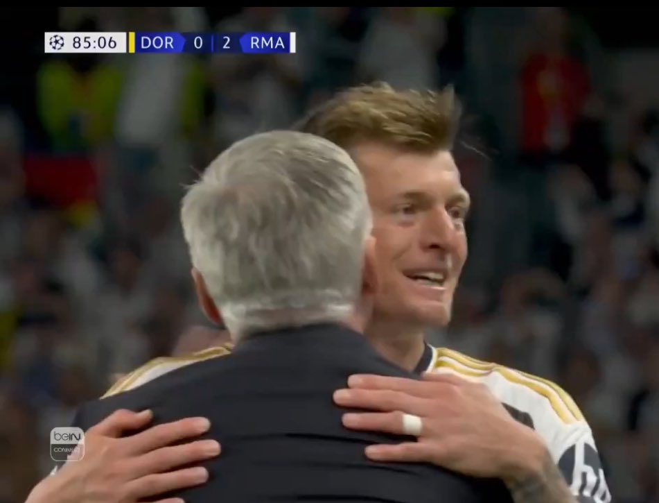 كروس تخطى القاب برشلونة وراح اعتزل