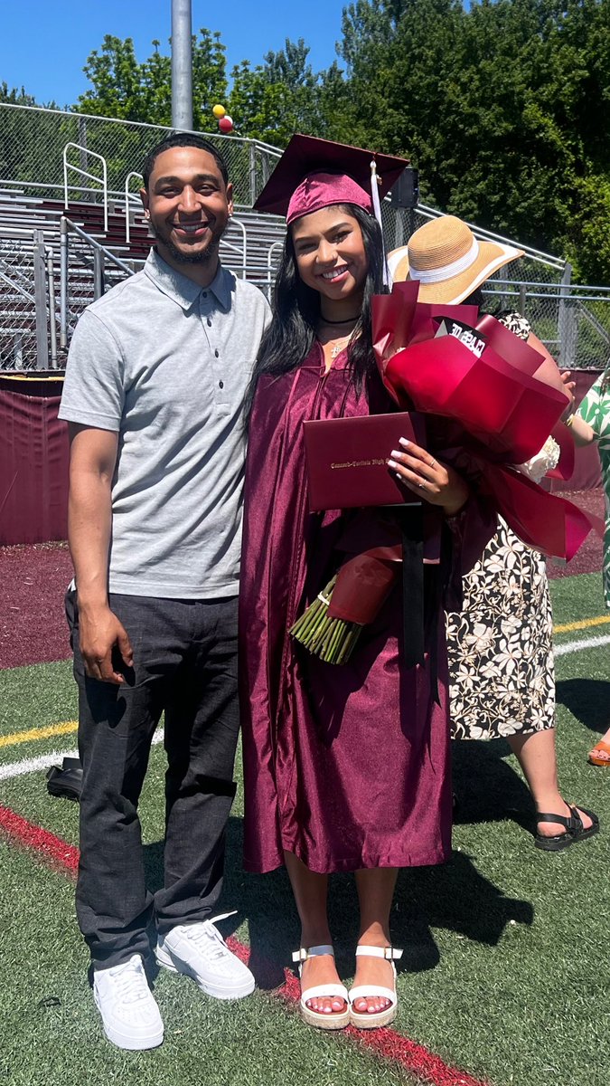 loadingplot's tweet image. MY LITTLE SISTER DID IT !!! 👑⭐️🩷