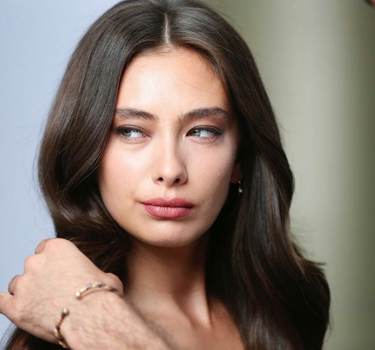 arab2turk's tweet photo. #NeslihanAtagül 
رسميا : نسليهان اتاغول بطلة مسلسل تاريخي بعنوان #İşgalGünlerindeAşk الذي تدور احداثه سنة 1918
العمل من كتابة يلماز شاهين و بينار بيكبولات : حياتي الرائعة ، رامو ، علي رضا ، حريم السلطان و سنوات الصفصاف https://t.co/h8YhQUauVp