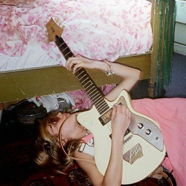 clarkexravenx's tweet image. my love on a wire ~•* — a jackieshauna + lottienat smau
jackie taylor and natalie scatorccio are both rising music artists, but when a venue scheduling conflict happens, they struggle to get along and come to an agreement.