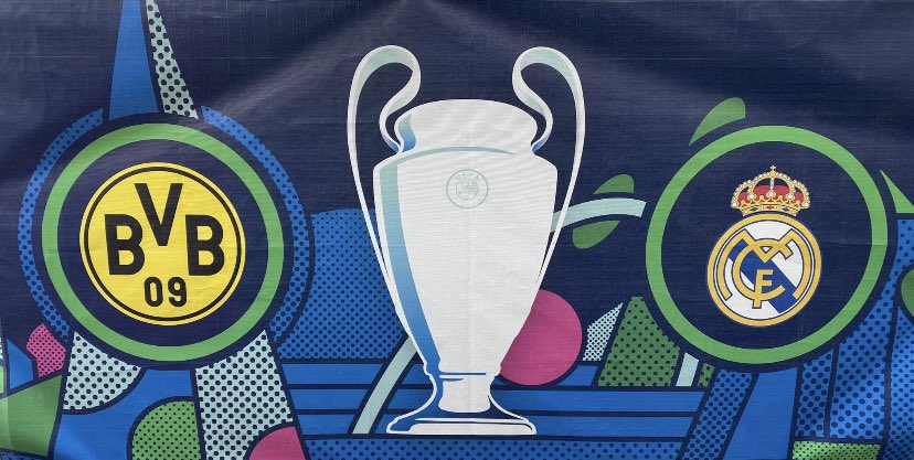 embsuizaespana's tweet photo. #UCLFinal: enhorabuena @realmadrid por esta fantástica decimoquinta 🏆🏆🏆🏆🏆🏆🏆🏆🏆🏆🏆🏆🏆🏆🏆. La leyenda continua… 

Y felicidades a mi compatriota 🇨🇭, el portero del @BVB Gregor Kobel, por una gran actuación. 

#APorLa15 https://t.co/civdSex9Ss