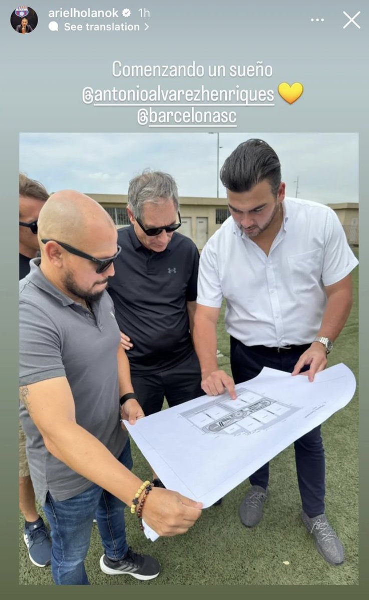 ccarrasco750's tweet photo. El profesor Ariel Holan visitó los terrenos donde se construirá el CDI y vio los planos en compañía del presidente de Barcelona, Antonio Álvarez. La construcción iniciará a finales de junio. https://t.co/3lsXJ5gfye