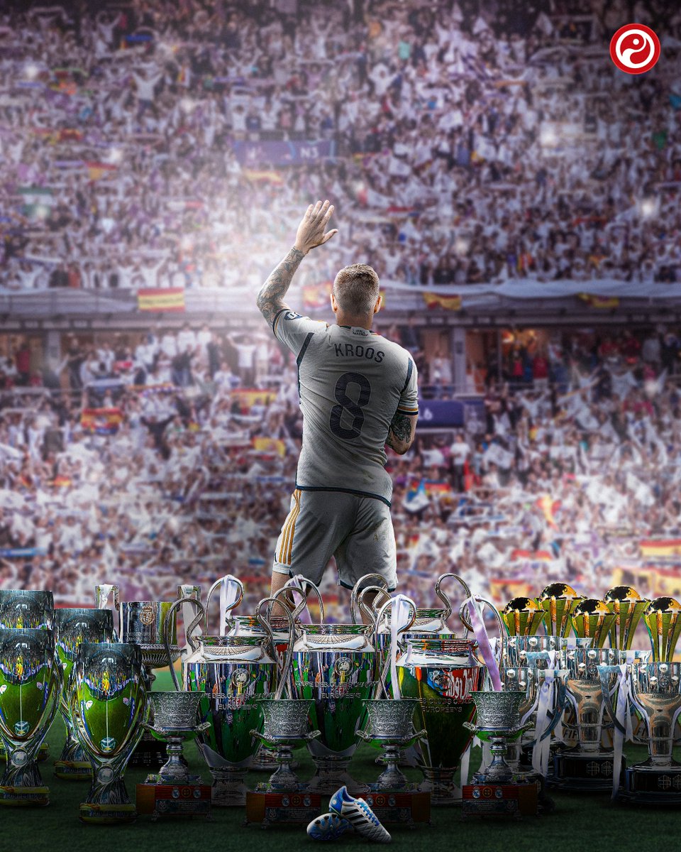 Squawka's tweet photo. Toni Kroos’ Real Madrid career by numbers:

◉ 465 games
◉ 34,091 passes
◉ 974 chances created
◉ 94% pass accuracy
◉ 93 assists
◉ 28 goals
◉ 23 trophies

10 years of Kr∞s Control™ https://t.co/FP9lFamkyH