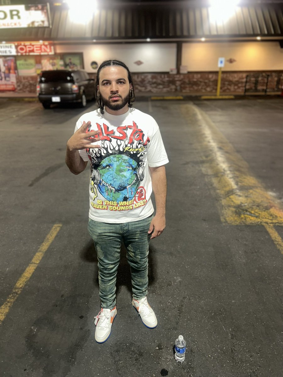 Fat__ER's tweet photo. “Dripped in designer when I step I see they notice me protect my ❤️‍🩹 so I be watching who step close to me” #RIPTWIN 🤍
#ER🍽️ #G4E 🌐 https://t.co/E5YB3P480w
