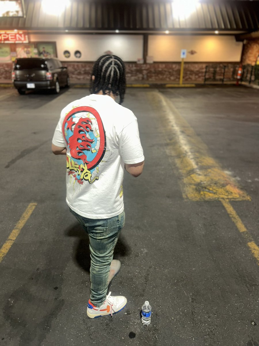 Fat__ER's tweet photo. “Dripped in designer when I step I see they notice me protect my ❤️‍🩹 so I be watching who step close to me” #RIPTWIN 🤍
#ER🍽️ #G4E 🌐 https://t.co/E5YB3P480w
