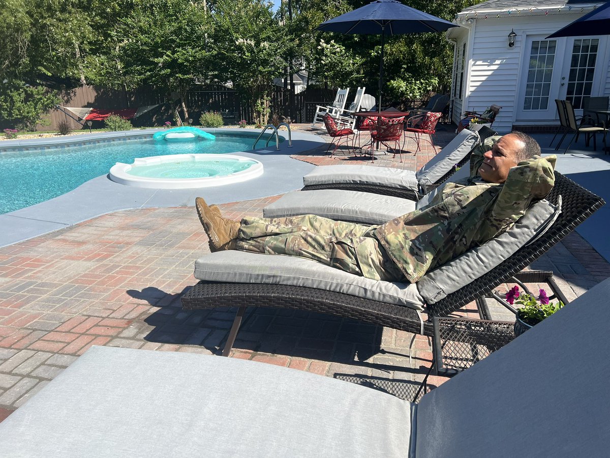This will be my final post as the University of South Carolina Army ROTC PMS. It has been an honor and a privilege to serve here where I started my Army career. It is time for the next generation to take the reins and time for me to hang up my uniform. 

We Battle! Go Gamecocks!!