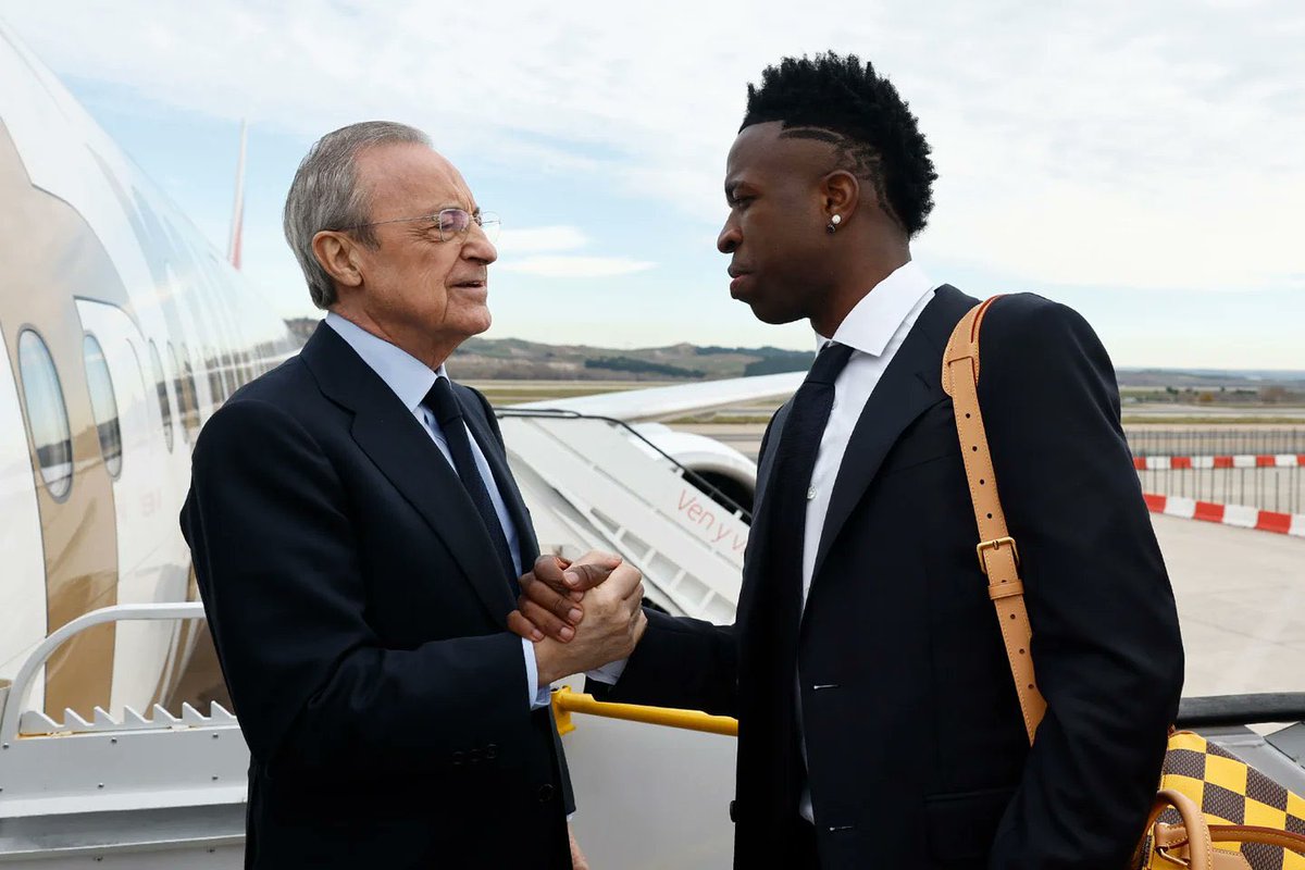 🎙| Florentino Pérez: 

 "Eu o comprei quando ele tinha apenas 16 anos e todos riram."