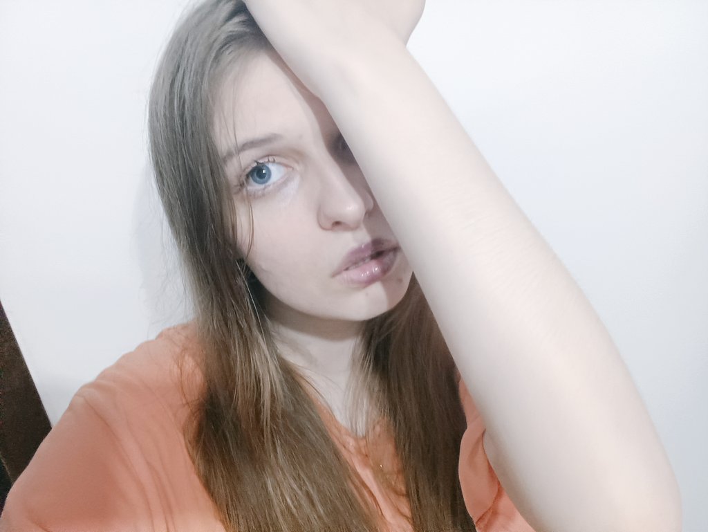 Meow_Kenta's tweet photo. Okay
It's too early to die. 
I'm gonna have a few drinks with a friend. It rained the first of June and kept me from going to her town. But tonight I can! https://t.co/1CXGGaxCn8