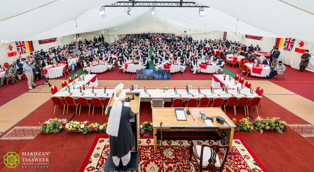 makhzanteam's tweet photo. Hazrat Khalifatul Masih V (aba) delivering his keynote address at Jamia Ahmadiyya Convocation - Haslemere, Surrey, UK — 1st June 2024 https://t.co/crj8gvqKha