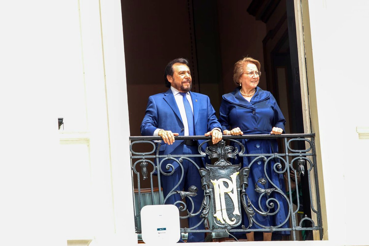 Hoy recibí la investidura como Vicepresidente de la República de El Salvador, para el período 2024-2029, ratificando nuestro firme compromiso de respetar el voto de confianza que el pueblo salvadoreño nos otorgó nuevamente. 

Seguiremos trabajando de forma incansable junto al