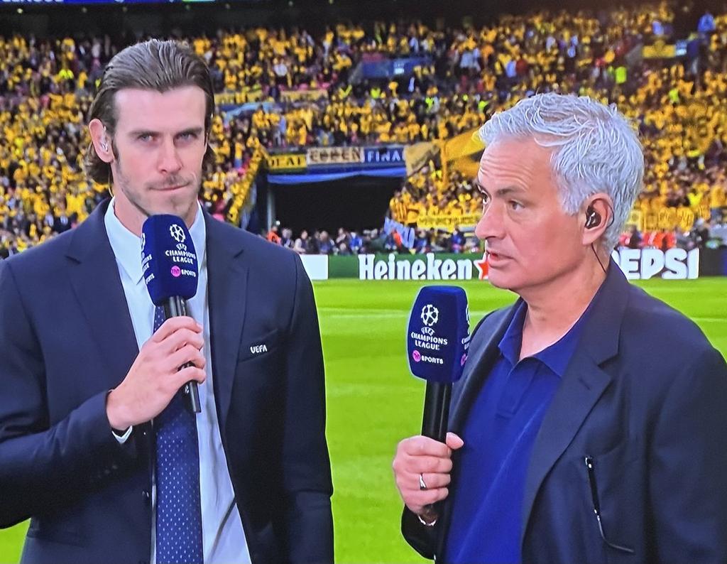 OficialSala12's tweet photo. 🗣️ José Mourinho: “Vini Jr é o tipo de jogador que eu AMO treinar. Carlo foi simplesmente perfeito pra ele.”

🗣️ Gareth Bale: "Vinicius Jr era muito jovem quando chegou. Agora ele é a grande ameaça do time. Ele é o jogador mais perigoso do Real, é fantástico.” https://t.co/pUMOY9m6pe