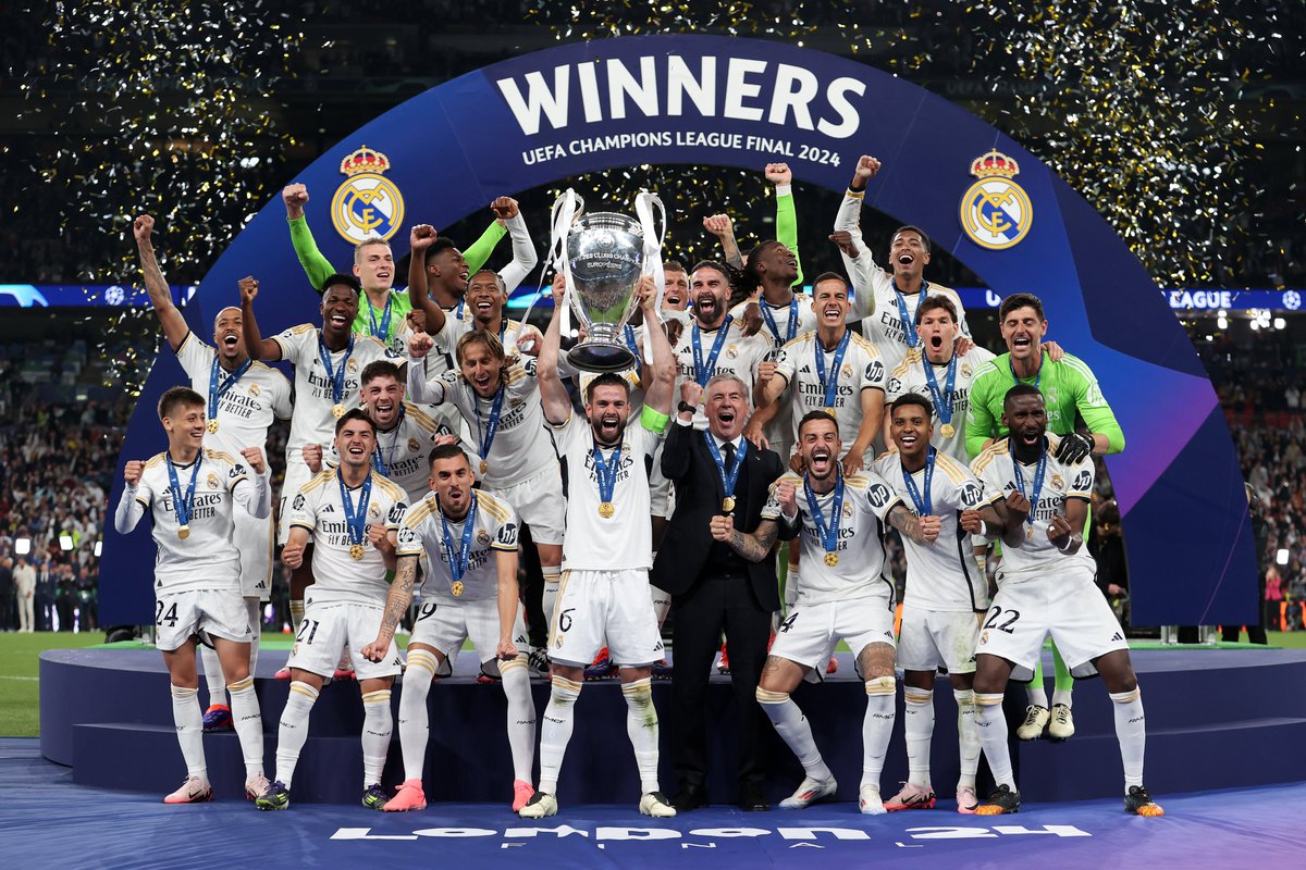 UEFA's tweet photo. 🏆A 15th #UCLfinal victory for @realmadrid! 

👏¡Felicidades campeones! https://t.co/Ky3dj3NzsM