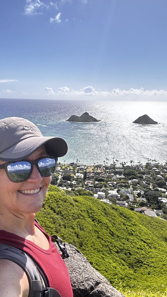 strobie's tweet image. Saturday wander. 💙💛🤙