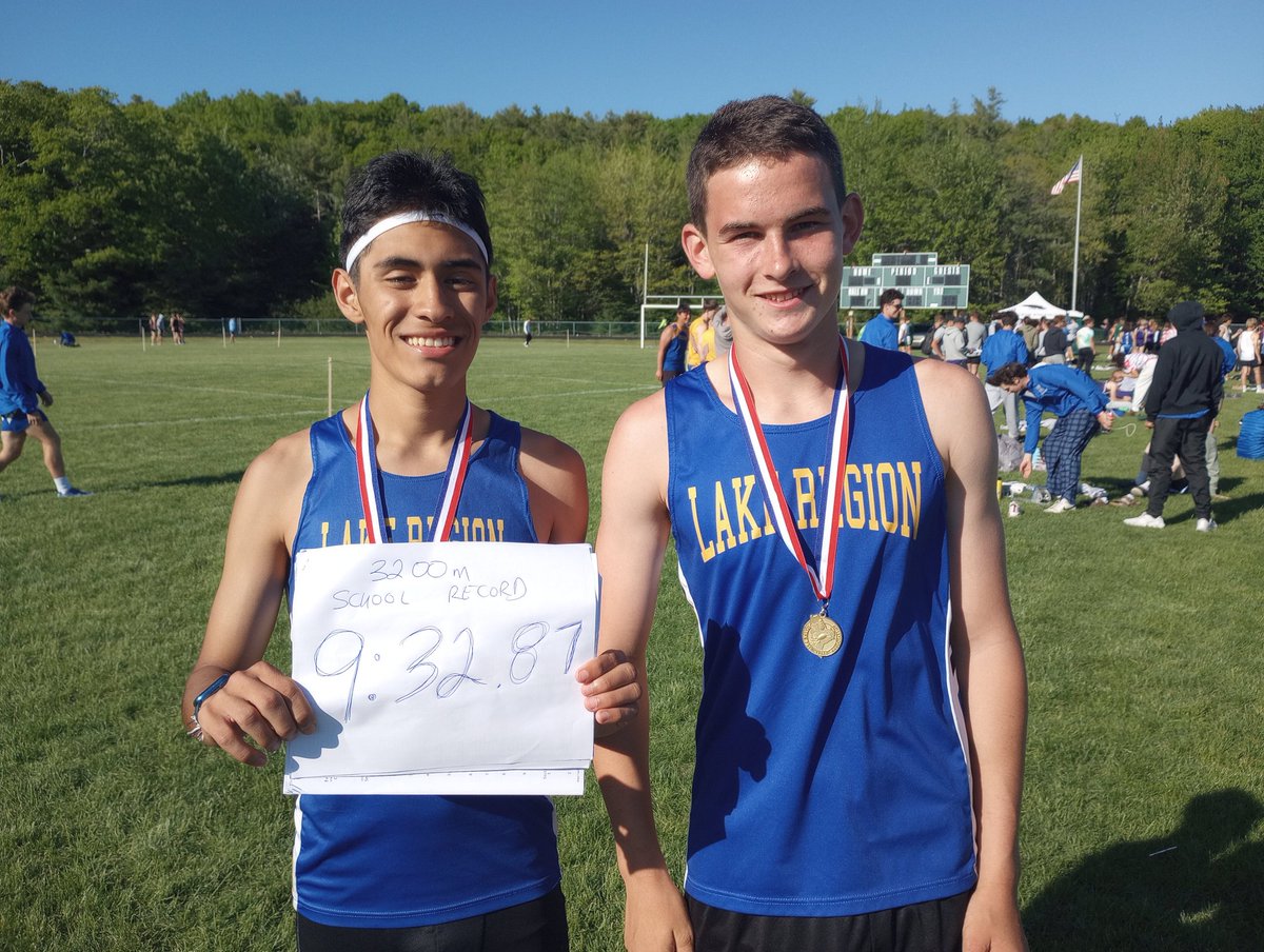 mathsnowrunner's tweet photo. 1st and 4th in the 3200 meters at states and yes, that's another school record for Sam Laverdiere. Aidan Roberts rockin' 4th. https://t.co/Ag1se8G7tR