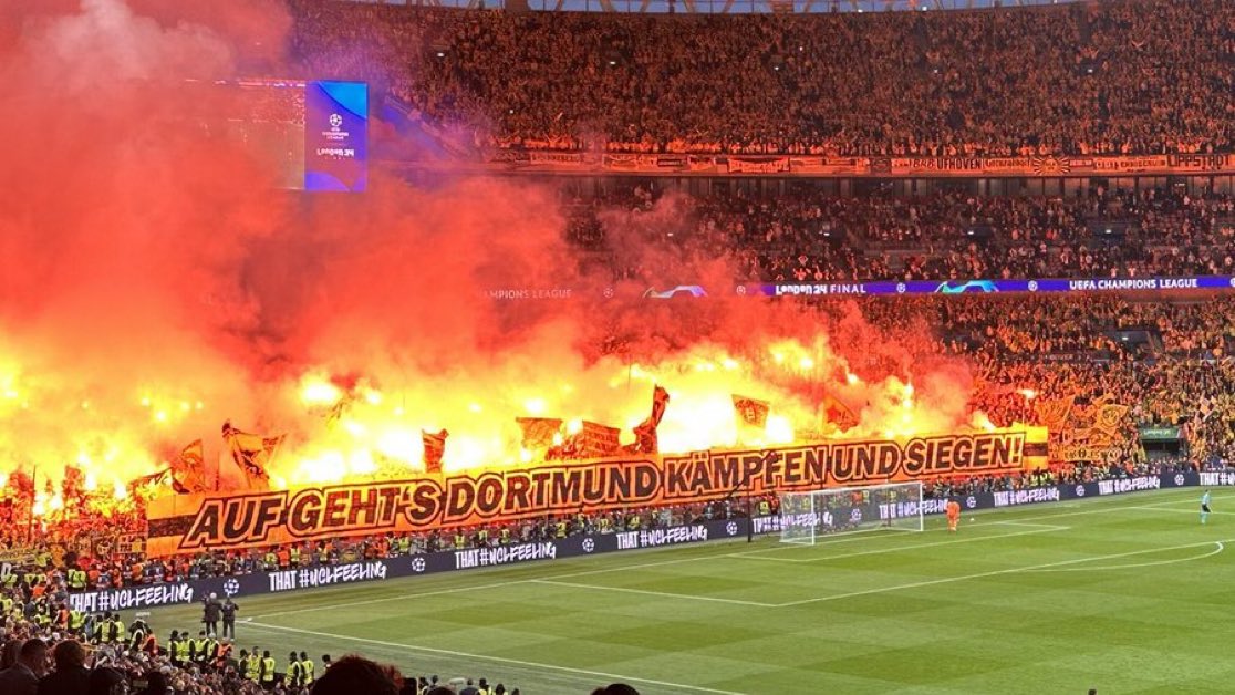 MileiArquero's tweet photo. Es increible como se invirtieron los roles entre el futbol europeo y el sudamericano. Ahora el show en las tribunas esta allá y acá no te dejan tirar ni un papelito... https://t.co/xfzKGb6W9F