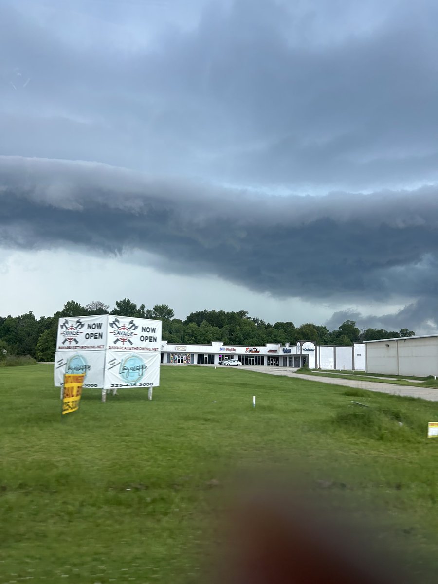 Kerma64's tweet photo. @SteveWAFB Over Livingston, LA https://t.co/Zzd6G5wntZ