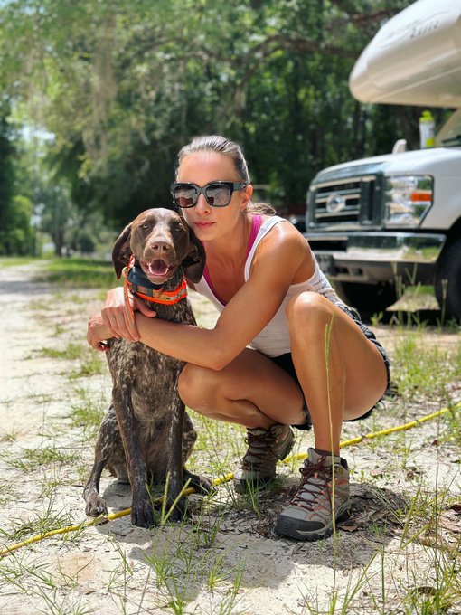 This girl has made me fall in love with pointers. Such a smart and unique breed! https://t.co/r8PivF