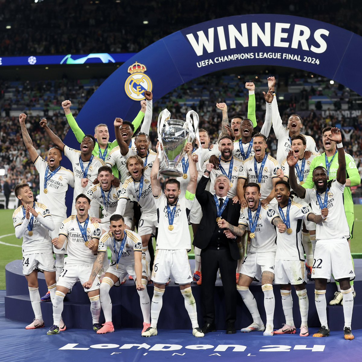 fifaworldcup_es's tweet photo. Quince. 🏆⚪️

@RealMadrid | #UCL https://t.co/xxjlulhl4M