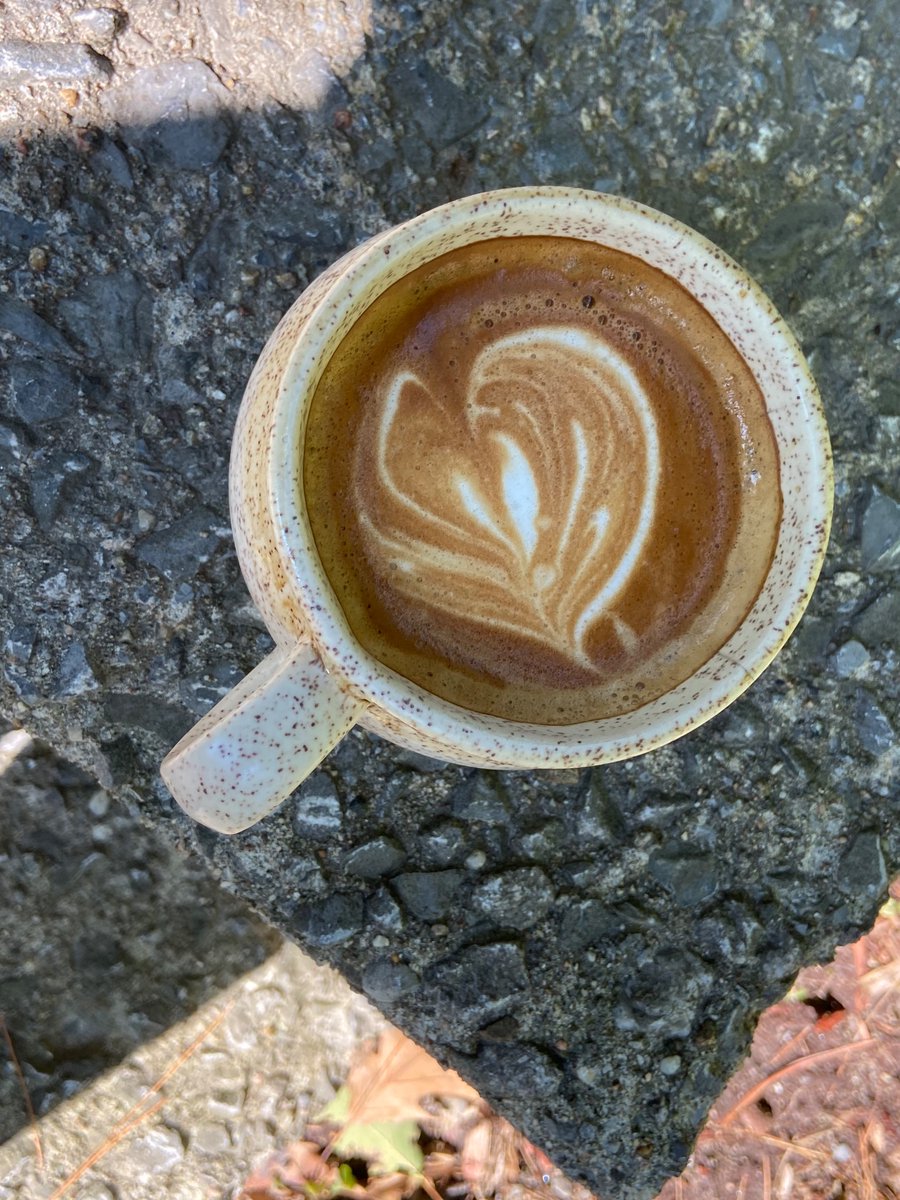 Feeling extra grateful for the cream in my coffee and the 🇨🇦 farmers I have the great honour of working for on this  #worldmilkday 💙