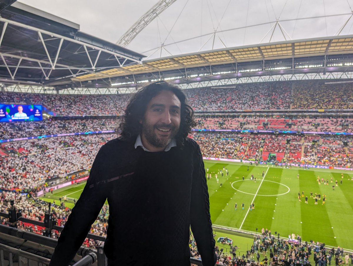 MarcLinguist's tweet photo. Super night at Wembley watching Real Madrid claim European glory yet again as a #FootballTranslator for @CFLanguages coupled with a family win in @ChampLeagueLMS! ๐ช๐ธ๐๐๏ธ https://t.co/KS8dRlWtj1